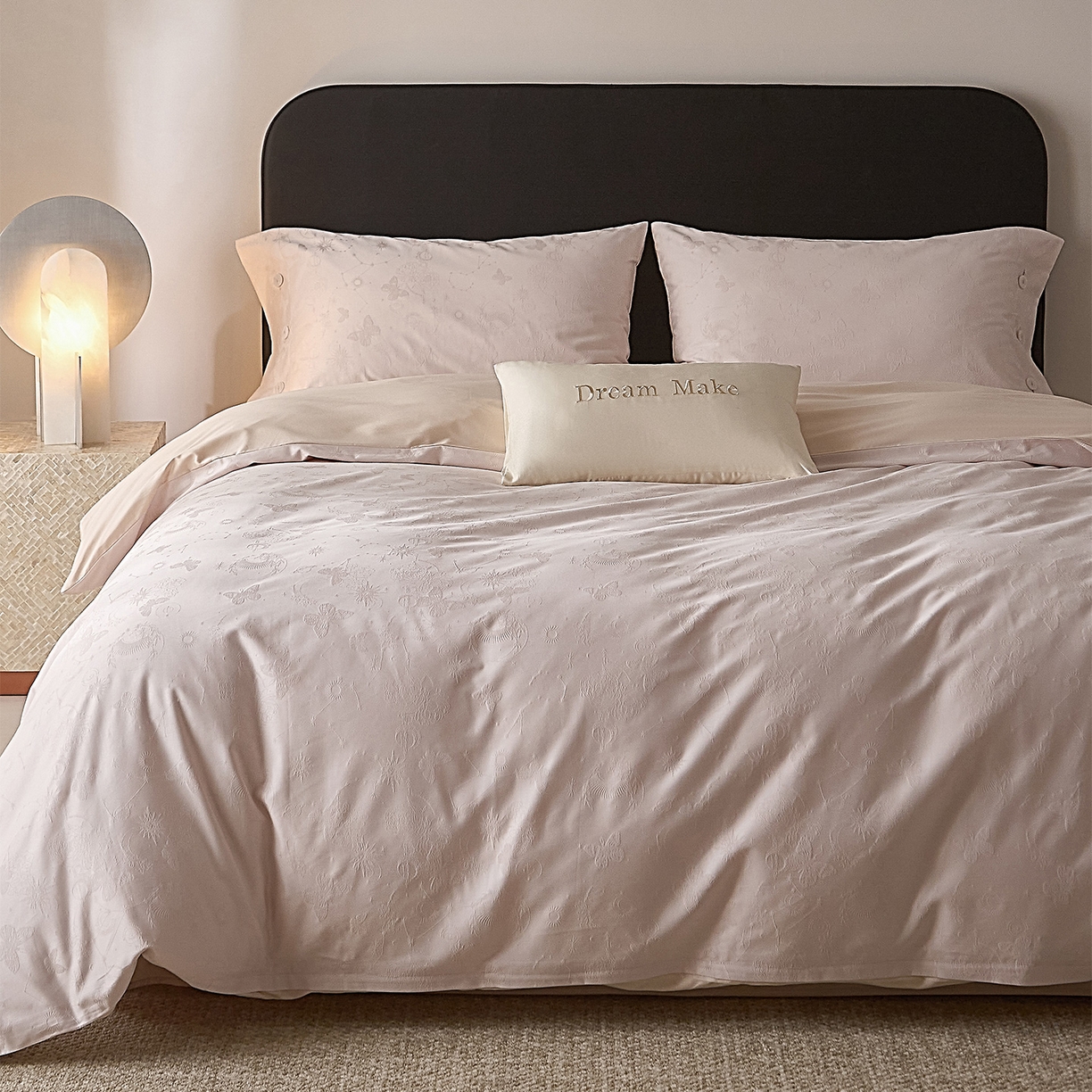 91家纺网 家纺一手货源 找家纺 ONE TWO ONE 121 2026新款100A版60x16B版s50支长绒棉全棉床上用品厚织提花四件套纽扣 蝴蝶千颂