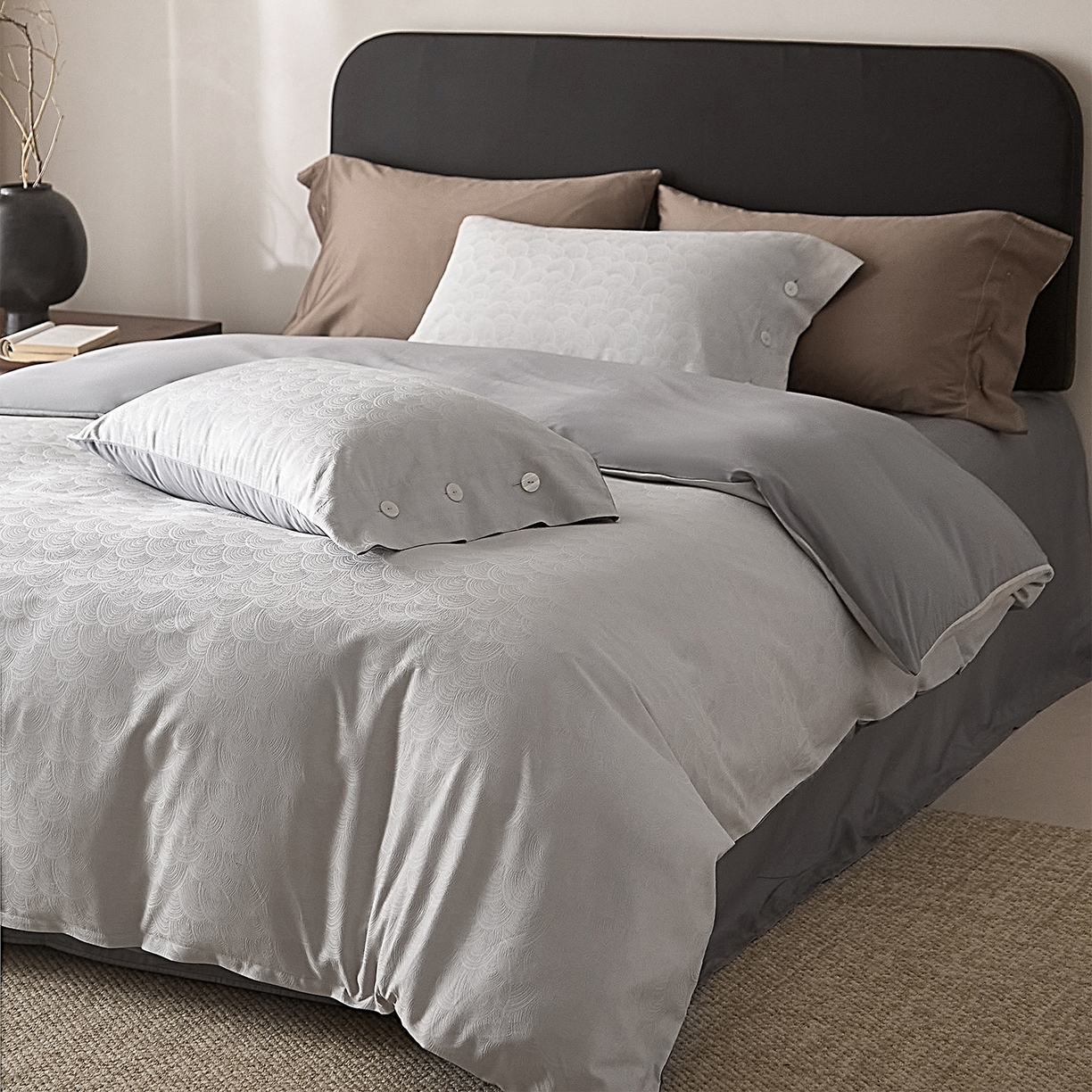 91家纺网 家纺一手货源 找家纺 ONE TWO ONE 121 2026新款100A版60x16B版s50支长绒棉全棉床上用品厚织提花四件套纽扣 祥瑞纳福