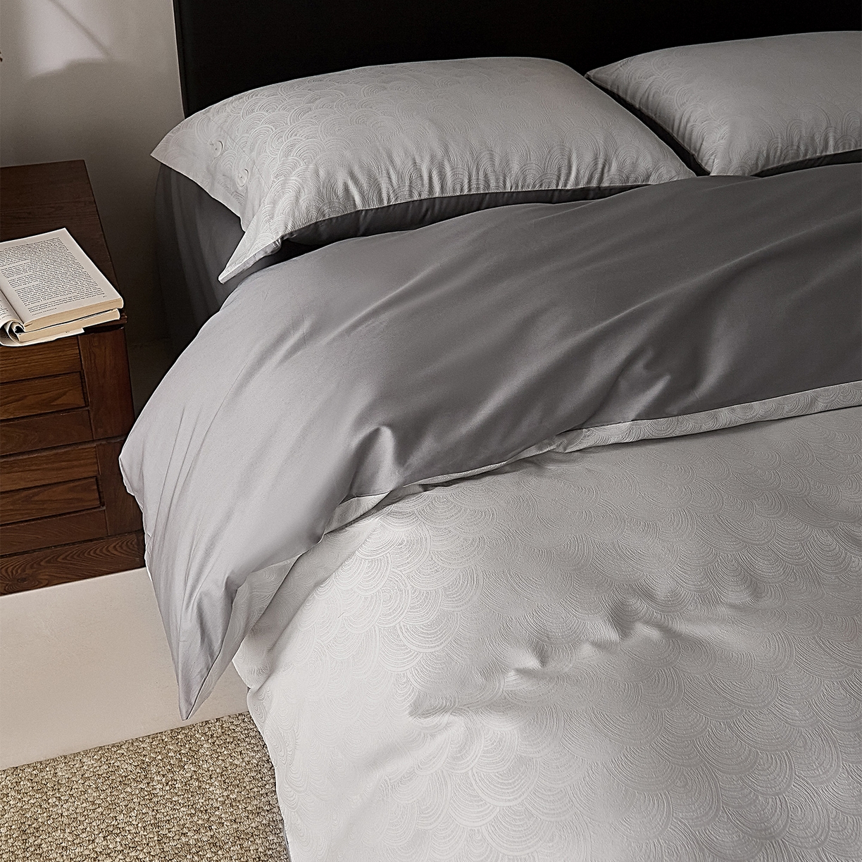 91家纺网 家纺一手货源 找家纺 ONE TWO ONE 121 2026新款100A版60x16B版s50支长绒棉全棉床上用品厚织提花四件套纽扣 祥瑞纳福