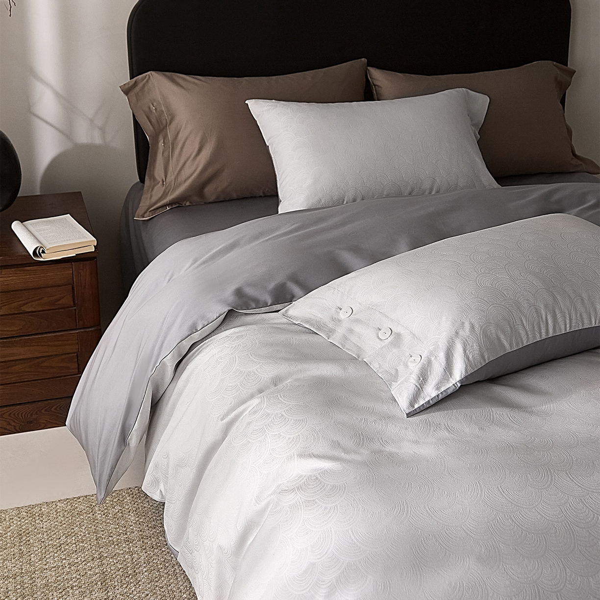 91家纺网 家纺一手货源 找家纺 ONE TWO ONE 121 2026新款100A版60x16B版s50支长绒棉全棉床上用品厚织提花四件套纽扣 祥瑞纳福