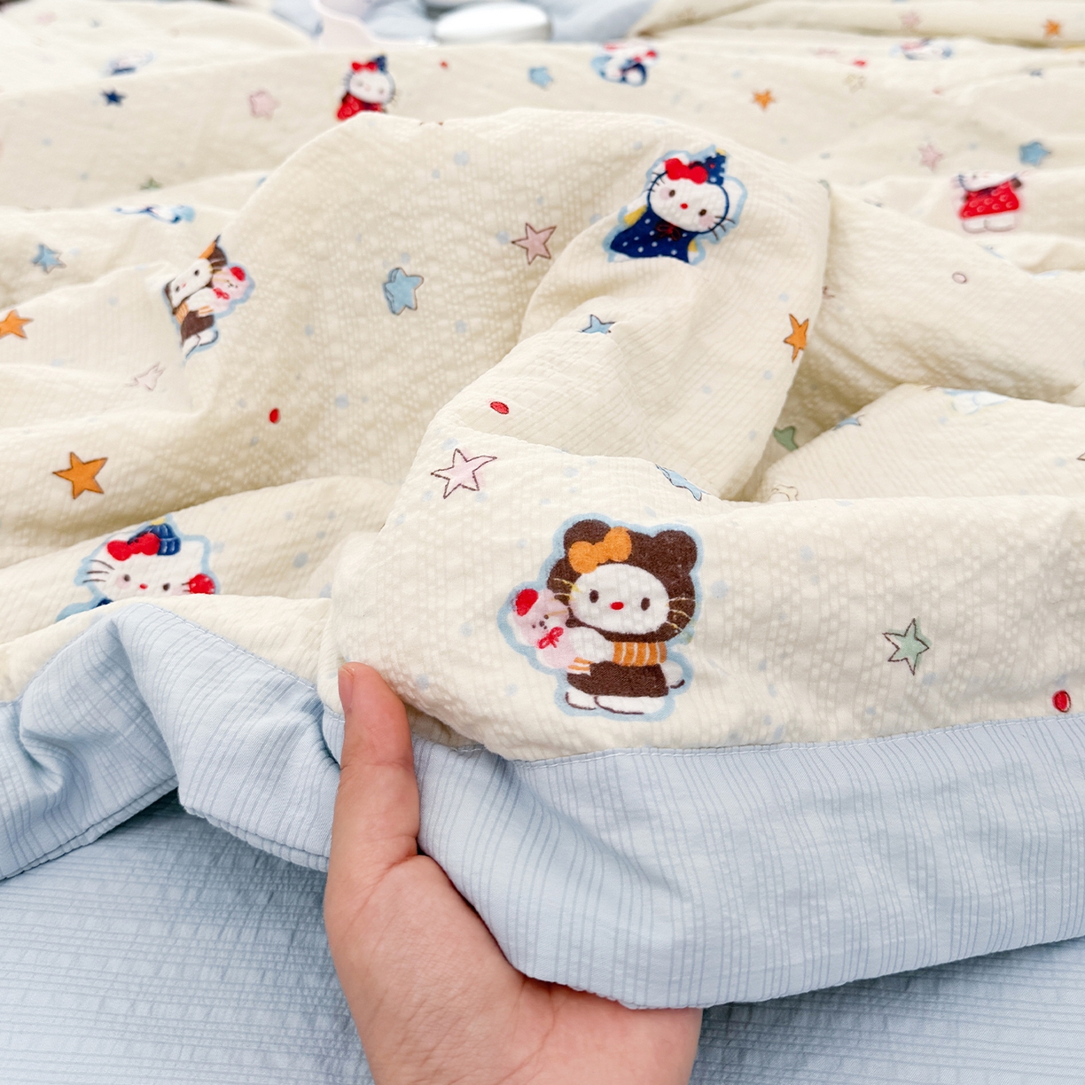 91家纺网 家纺一手货源 找家纺 娜朵家纺 2026新款A类泡芙双层纱大豆夏被夏凉被空调被四件套 星际小喵