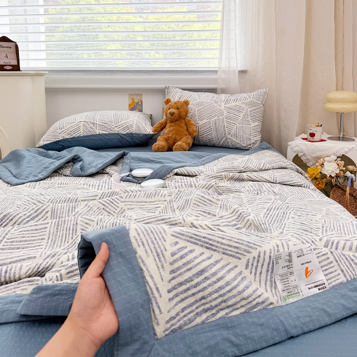 91家纺网 家纺一手货源 找家纺 娜朵家纺 2026新款A类泡芙双层纱大豆夏被夏凉被空调被四件套 极简几何