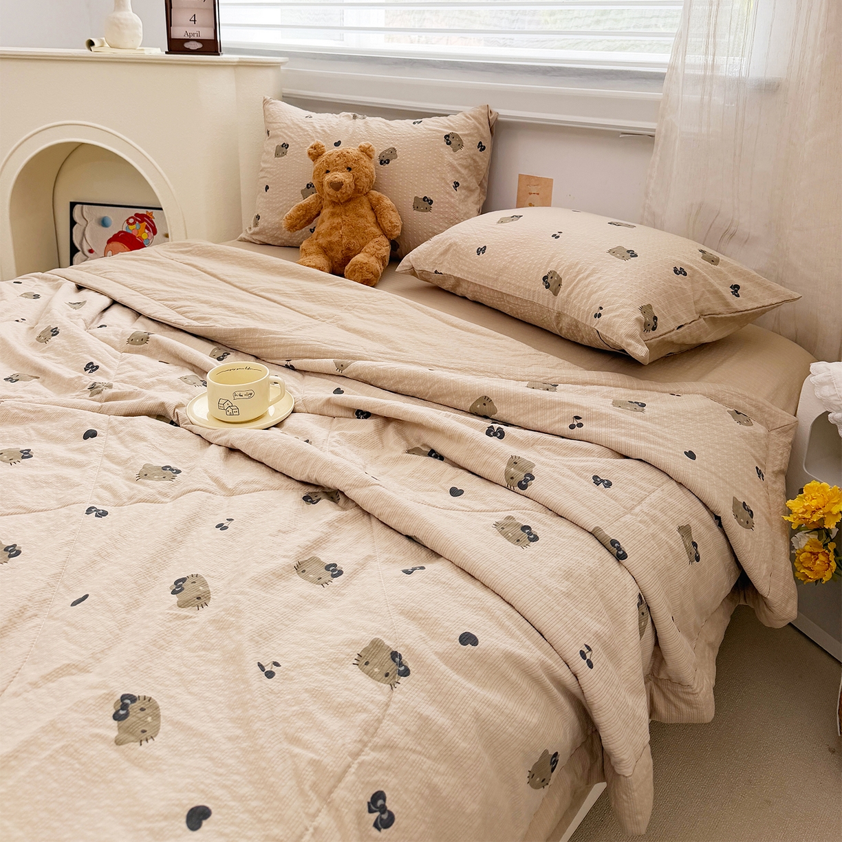 91家纺网 家纺一手货源 找家纺 娜朵家纺 2026新款A类泡芙双层纱大豆夏被夏凉被空调被四件套 黑脸小猫