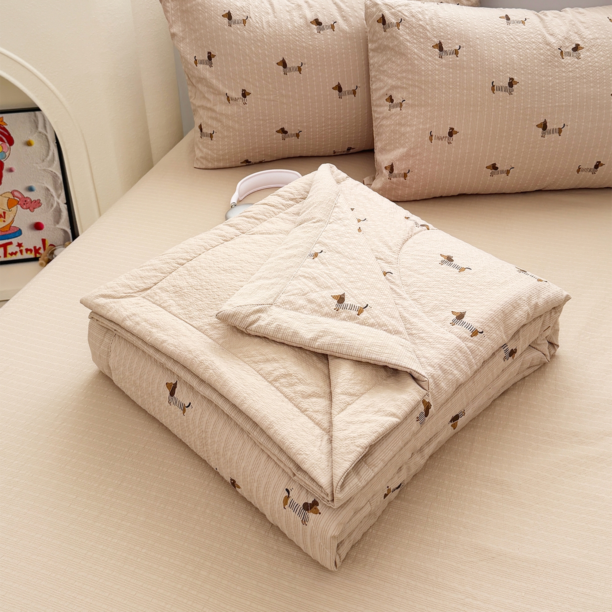 娜朵家纺 2026新款A类泡芙双层纱大豆夏被夏凉被空调被四件套 线条小狗