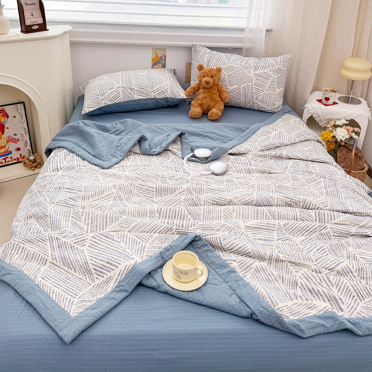 91家纺网 家纺一手货源 找家纺 娜朵家纺 2026新款A类泡芙双层纱大豆夏被夏凉被空调被四件套 极简几何