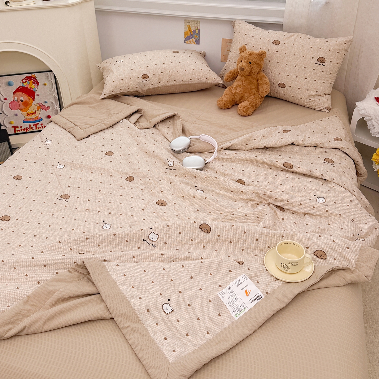 91家纺网 家纺一手货源 找家纺 娜朵家纺 2026新款A类泡芙双层纱大豆夏被夏凉被空调被四件套 饼干小狗