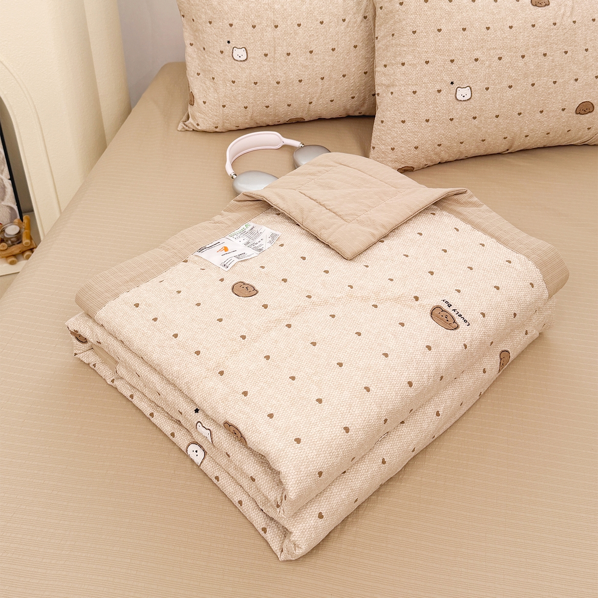 91家纺网 家纺一手货源 找家纺 娜朵家纺 2026新款A类泡芙双层纱大豆夏被夏凉被空调被四件套 饼干小狗
