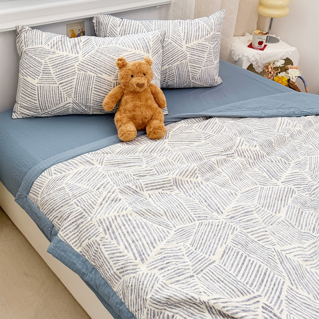 91家纺网 家纺一手货源 找家纺 娜朵家纺 2026新款A类泡芙双层纱大豆夏被夏凉被空调被四件套 极简几何