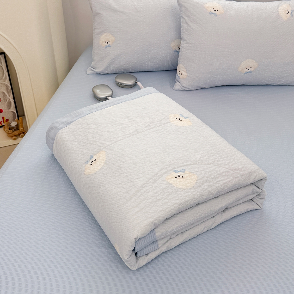 91家纺网 家纺一手货源 找家纺 娜朵家纺 2026新款A类泡芙双层纱大豆夏被夏凉被空调被四件套 绵绵狗