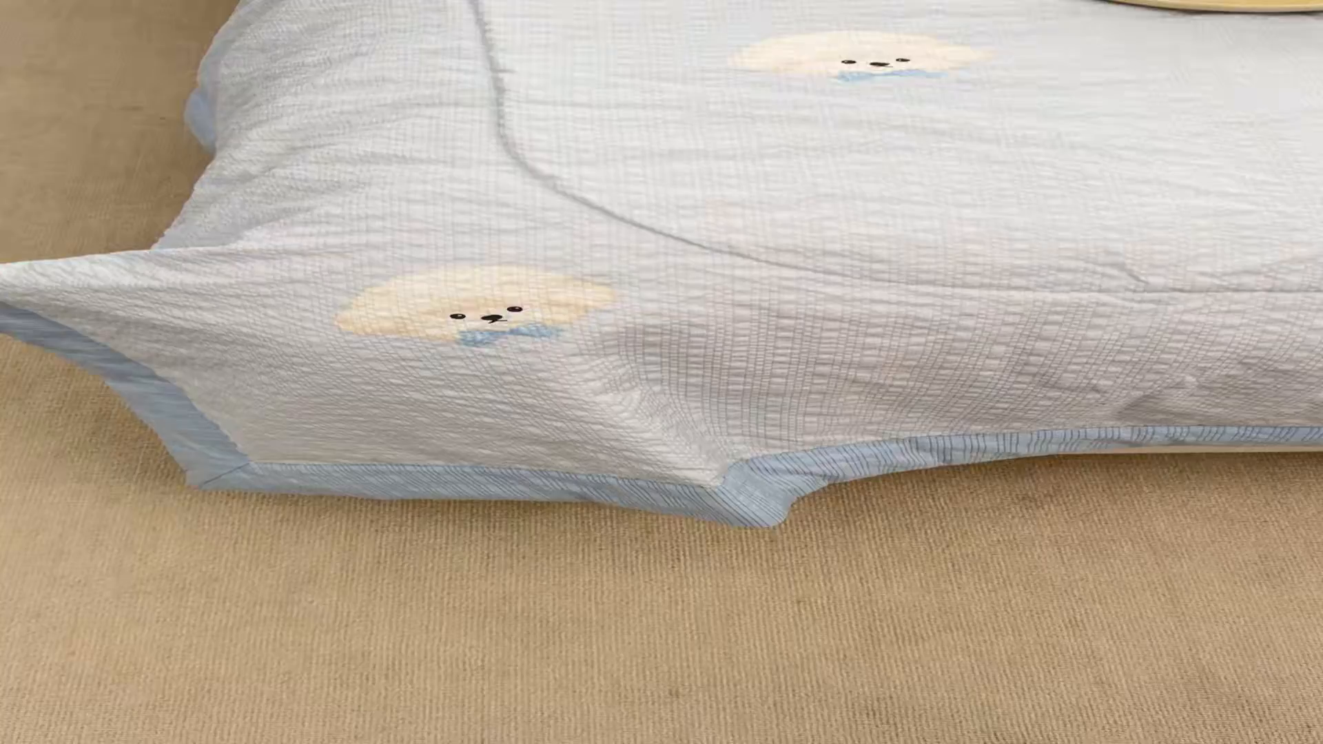 91家纺网 家纺一手货源 找家纺 娜朵家纺 2026新款A类泡芙双层纱大豆夏被夏凉被空调被四件套 绵绵狗