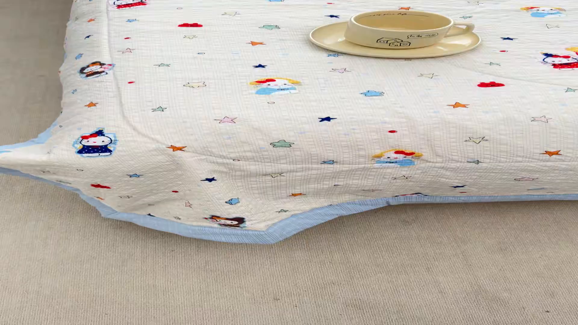 91家纺网 家纺一手货源 找家纺 娜朵家纺 2026新款A类泡芙双层纱大豆夏被夏凉被空调被四件套 星际小喵