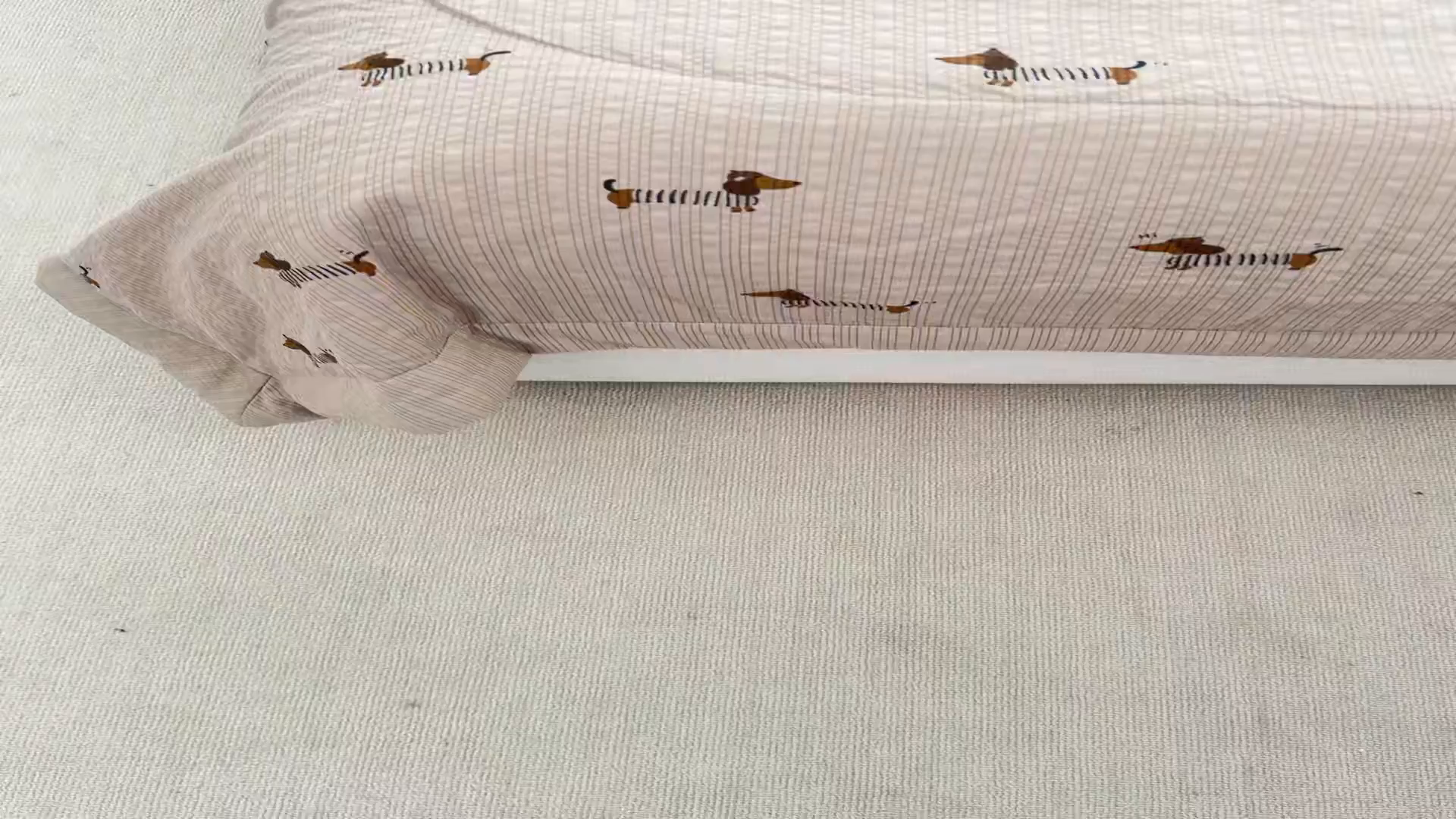 91家纺网 家纺一手货源 找家纺 娜朵家纺 2026新款A类泡芙双层纱大豆夏被夏凉被空调被四件套 线条小狗