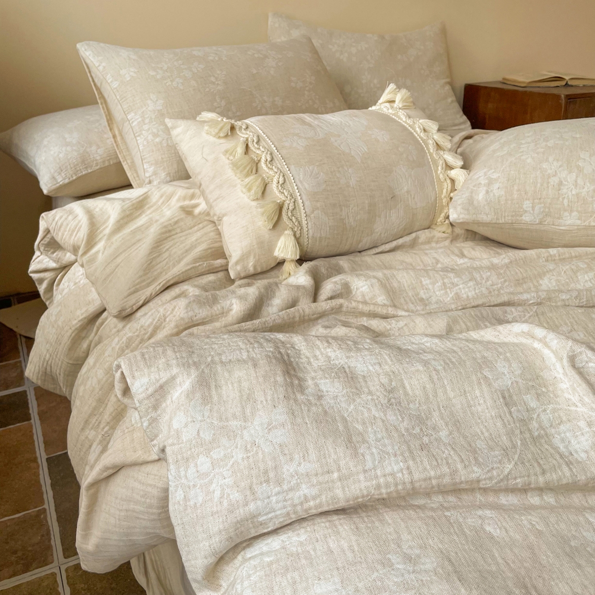 91家纺网 家纺一手货源 找家纺 梵克保罗 2026新款精选天然棉麻提花四件套 陌上花开