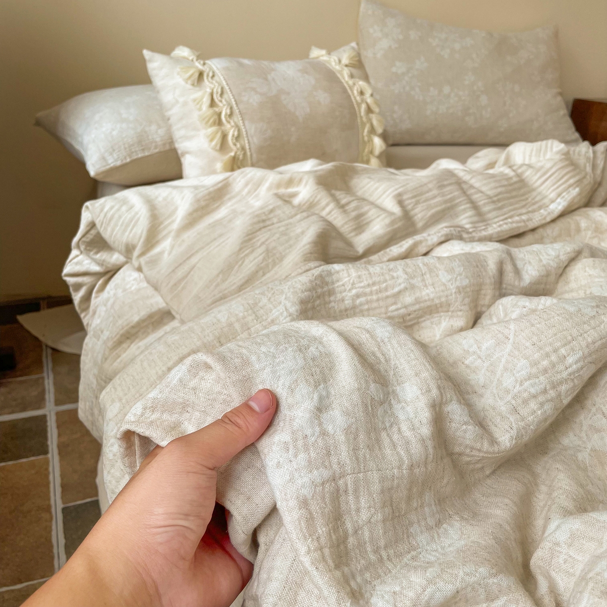 91家纺网 家纺一手货源 找家纺 梵克保罗 2026新款精选天然棉麻提花四件套 陌上花开