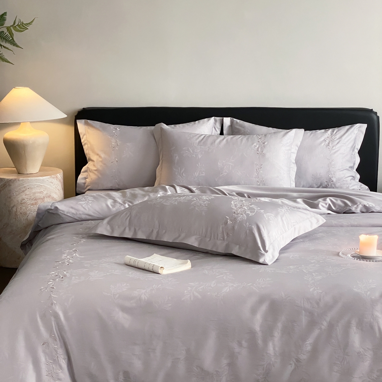 91家纺网 家纺一手货源 找家纺 赫帛 2026春夏新款高端舒柔棉提花刺绣四件套-铃兰 铃兰-藕灰色