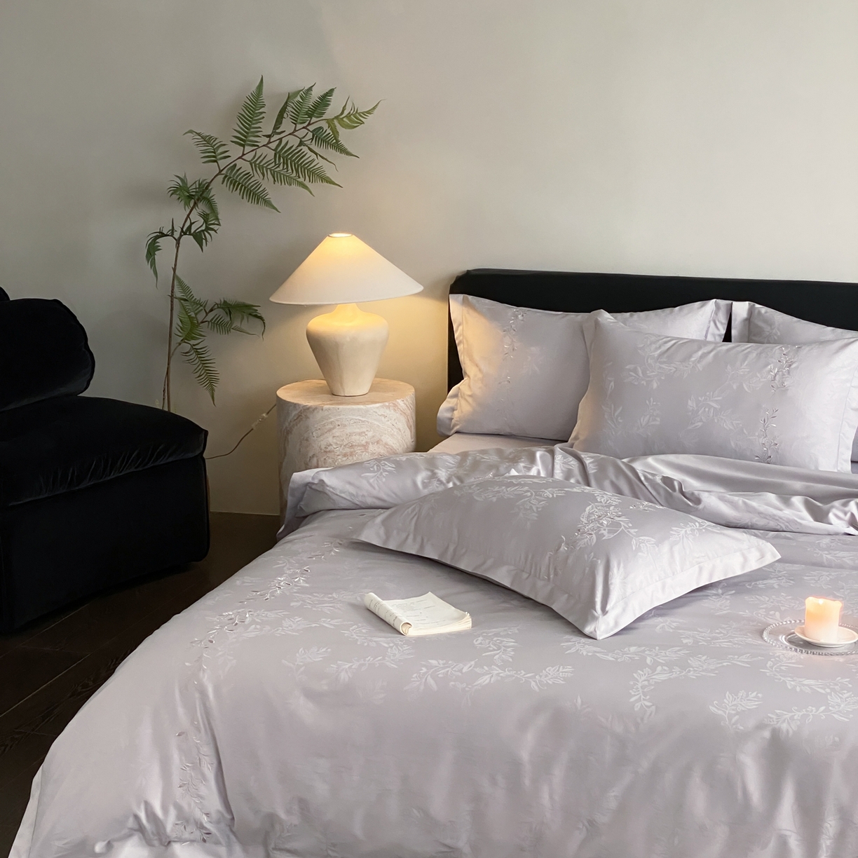 91家纺网 家纺一手货源 找家纺 赫帛 2026春夏新款高端舒柔棉提花刺绣四件套-铃兰 铃兰-藕灰色