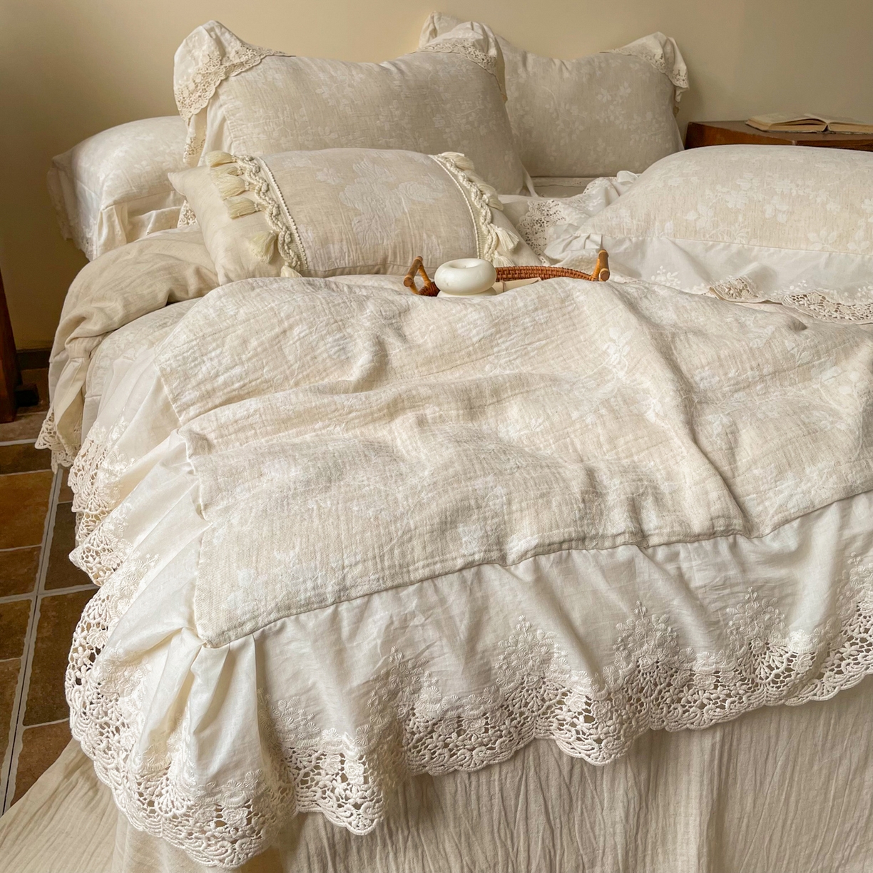 91家纺网 家纺一手货源 找家纺 梵克保罗 2026新款棉麻提花四件套（花边款） 浮生梦