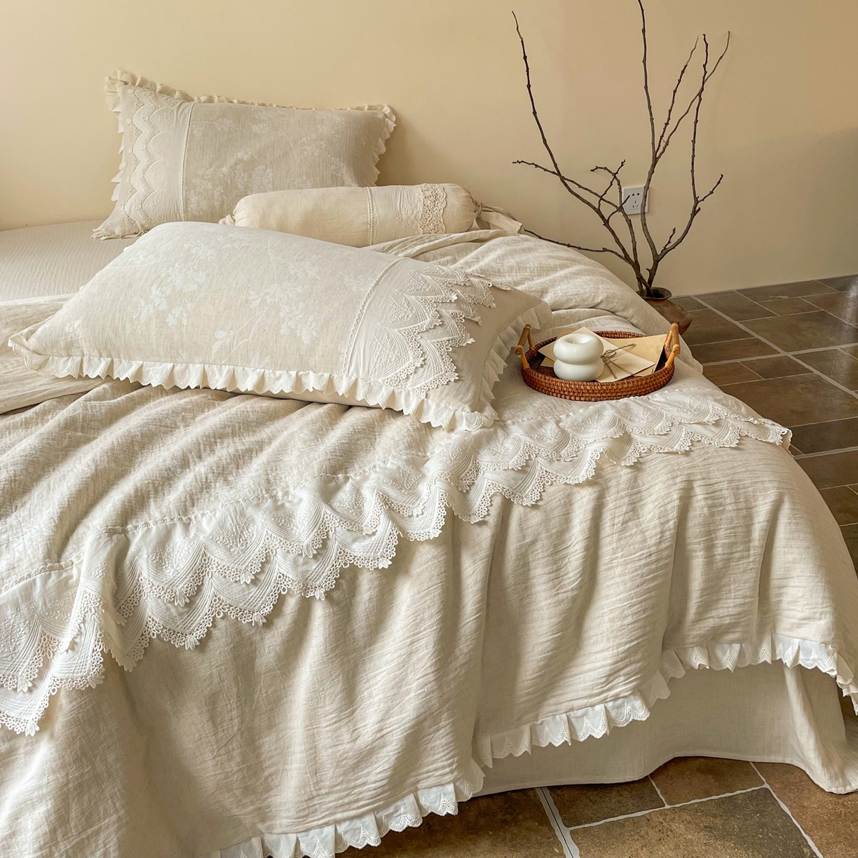 91家纺网 家纺一手货源 找家纺 梵克保罗 2026新款棉麻提花四件套（花边款） 花影序