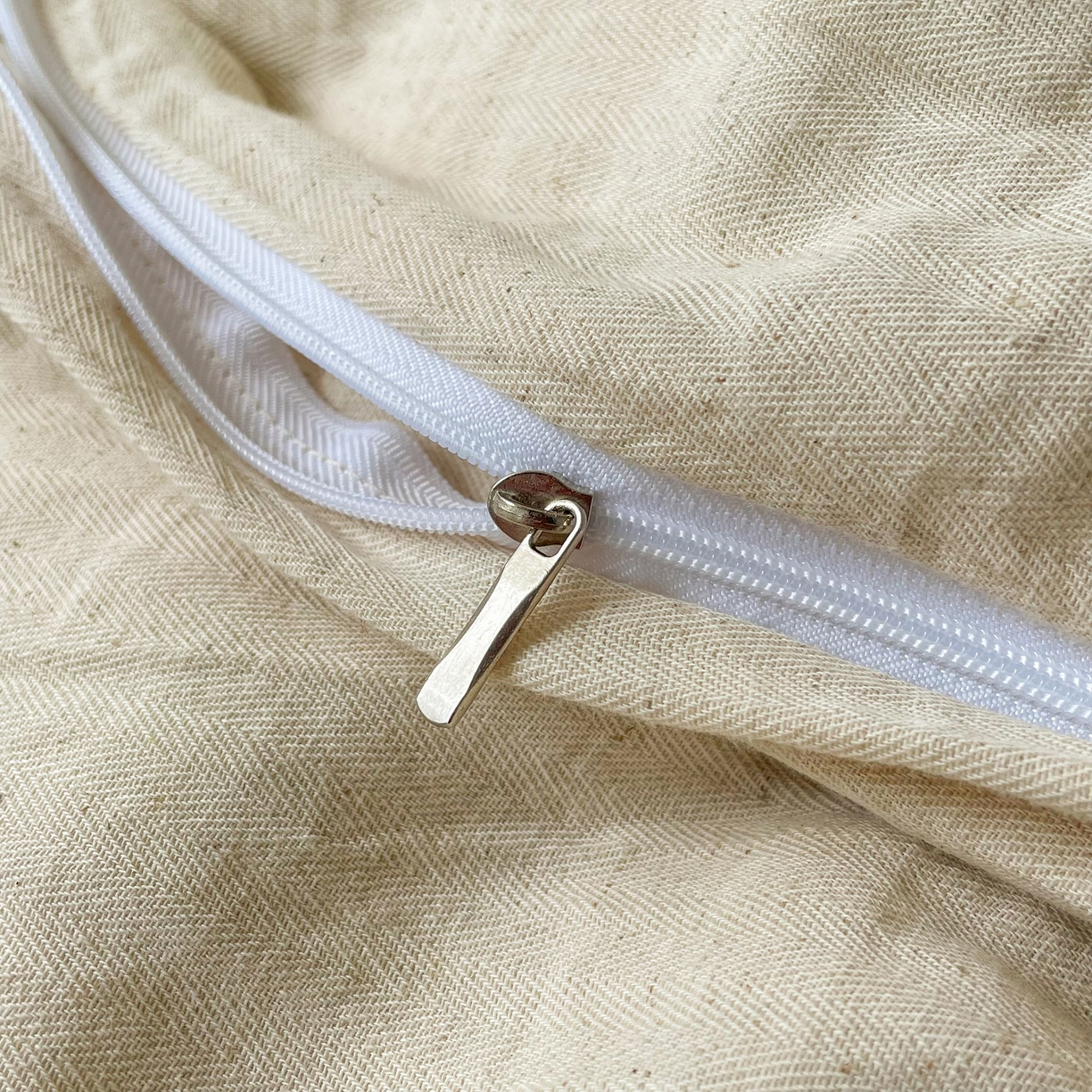 91家纺网 家纺一手货源 找家纺 梵克保罗 2026新款棉麻提花四件套（花边款） 花影序