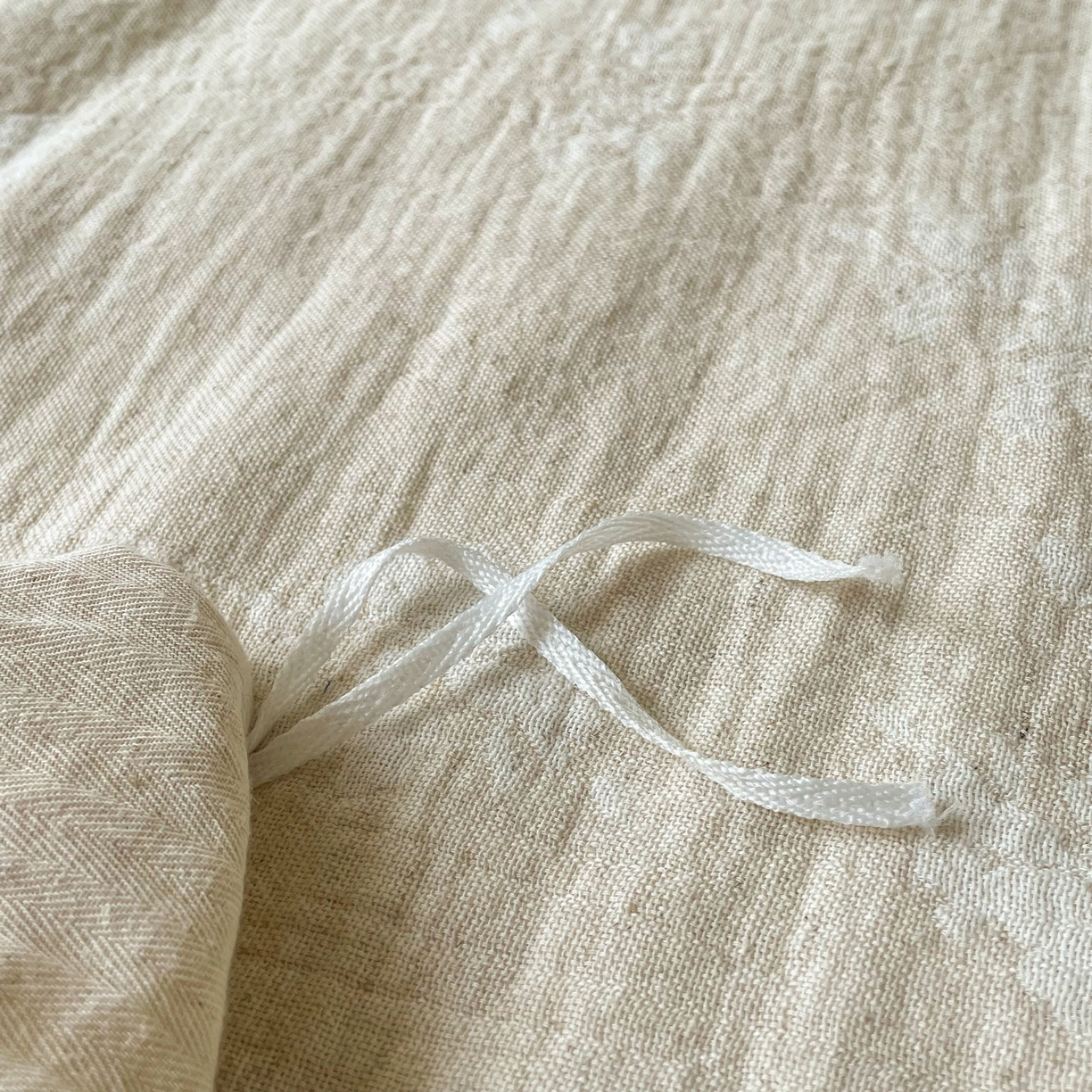 91家纺网 家纺一手货源 找家纺 梵克保罗 2026新款棉麻提花四件套（花边款） 花影序