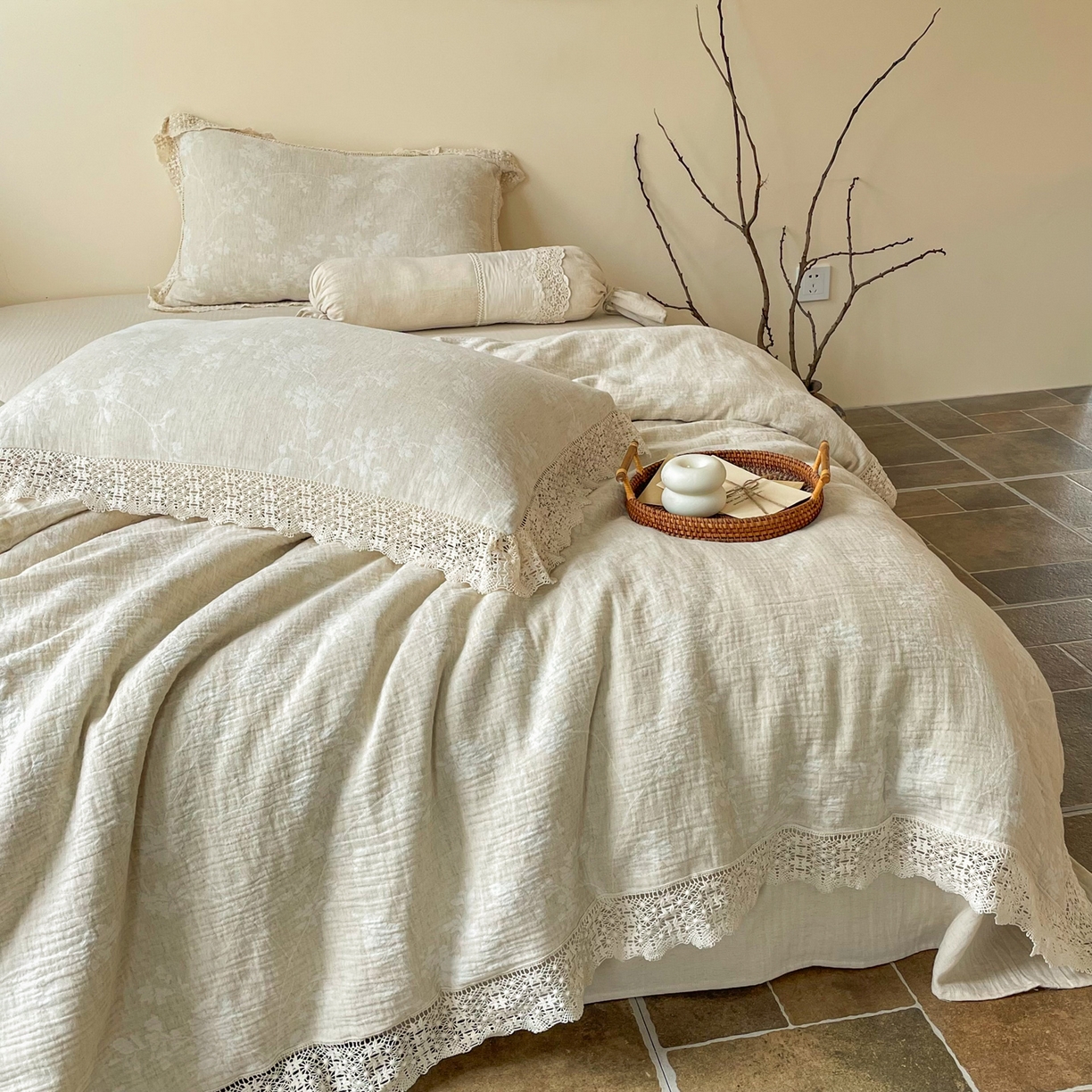 91家纺网 家纺一手货源 找家纺 梵克保罗 2026新款棉麻提花四件套（花边款） 晚风叙