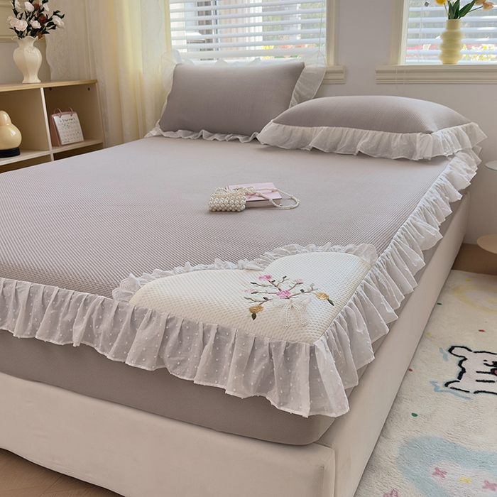 91家纺网 家纺一手货源 找家纺 （总）好儿喜家纺 2026新款凉席床笠冰丝席凉感豆豆席花边PE乙纶软凉席床笠凉席-春意浓