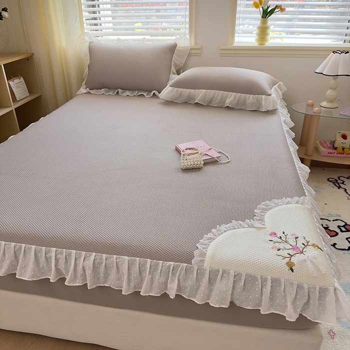 91家纺网 家纺一手货源 找家纺 （总）好儿喜家纺 2026新款凉席床笠冰丝席凉感豆豆席花边PE乙纶软凉席床笠凉席-春意浓