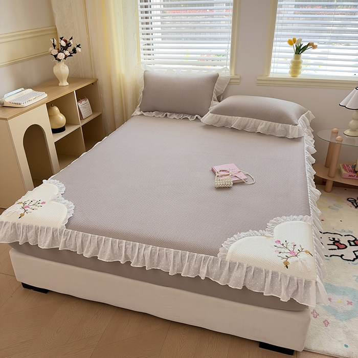 91家纺网 家纺一手货源 找家纺 （总）好儿喜家纺 2026新款凉席床笠冰丝席凉感豆豆席花边PE乙纶软凉席床笠凉席-春意浓