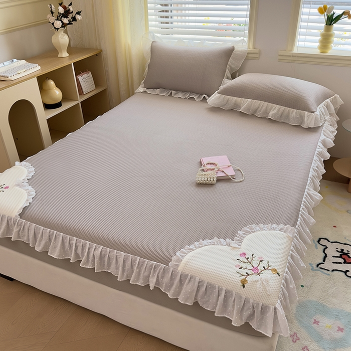 91家纺网 家纺一手货源 找家纺 （总）好儿喜家纺 2026新款凉席床笠冰丝席凉感豆豆席花边PE乙纶软凉席床笠凉席-春意浓