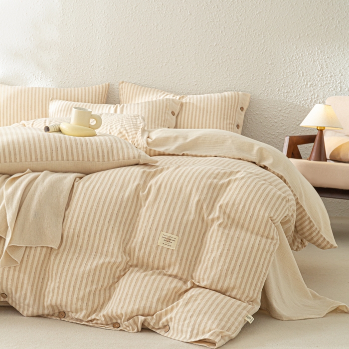 91家纺网 家纺一手货源 找家纺 梵克保罗 2026新款A类亲肤舒适棉麻纽扣款四件套 麦浪浅条