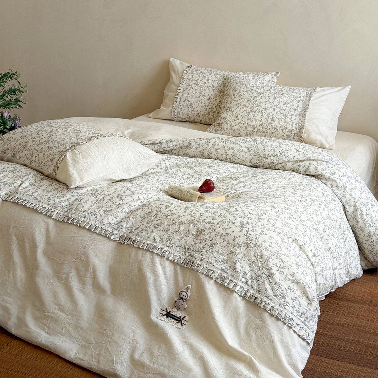 91家纺网 家纺一手货源 找家纺 （总）艾唯希家纺 2026新款A类棉麻小碎花工艺四件套亚麻床盖床笠床单（控价）-可可兔系列