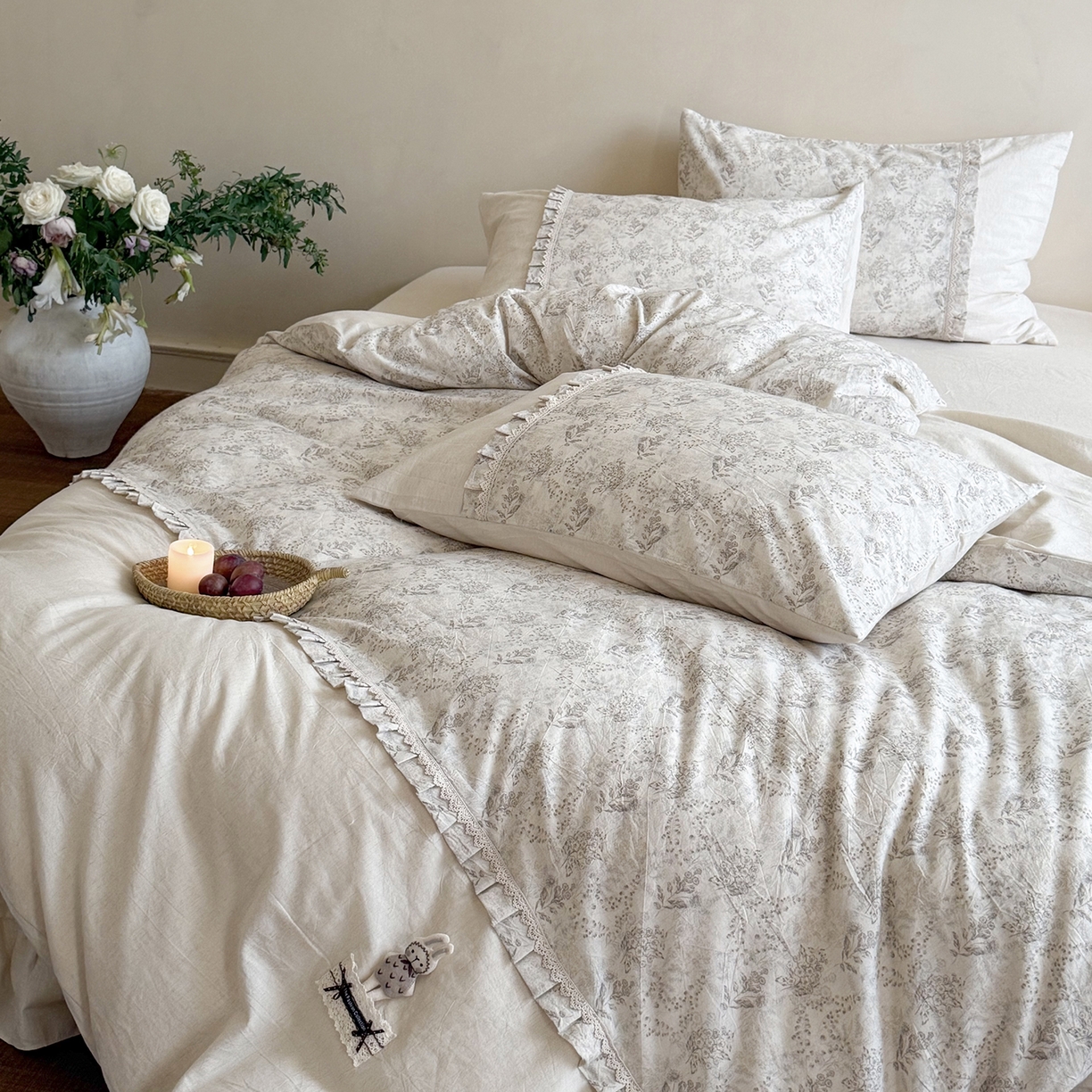 91家纺网 家纺一手货源 找家纺 艾唯希家纺 2026新款A类棉麻小碎花工艺四件套亚麻（控价品）-可可兔系列 可可兔-千幻梦