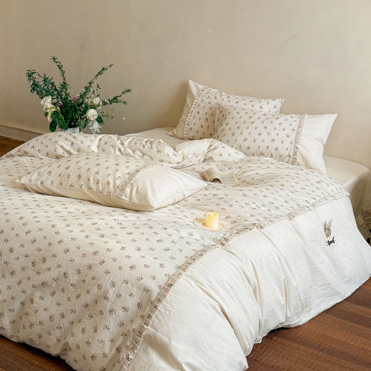 91家纺网 家纺一手货源 找家纺 艾唯希家纺 2026新款A类棉麻小碎花工艺四件套亚麻（控价品）-可可兔系列 可可兔-乡野