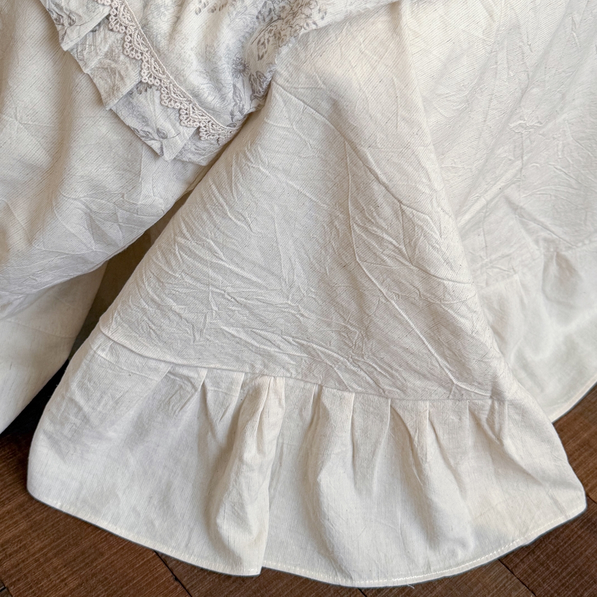 91家纺网 家纺一手货源 找家纺 艾唯希家纺 2026新款A类棉麻小碎花工艺四件套亚麻（控价品）-可可兔系列 可可兔-千幻梦