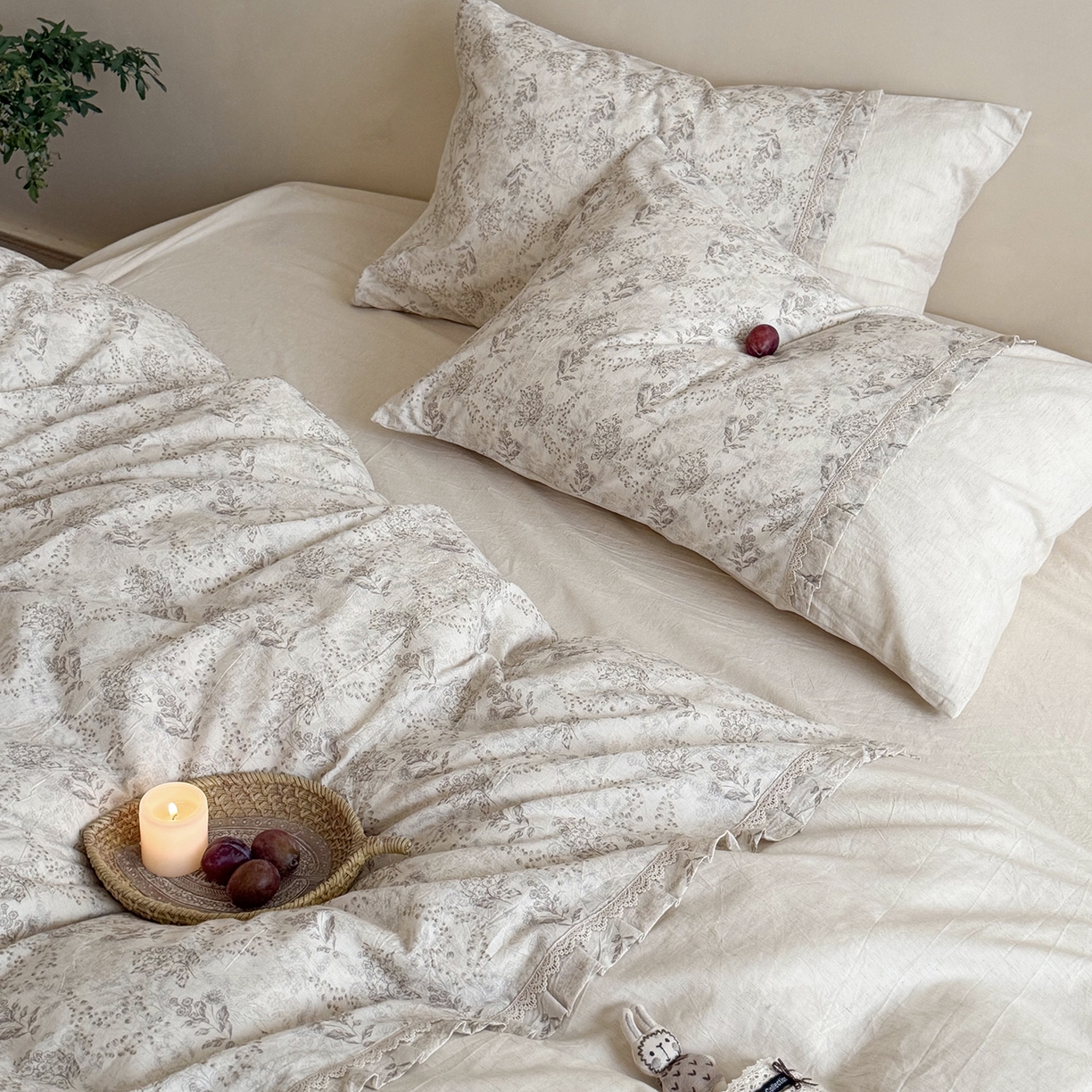 91家纺网 家纺一手货源 找家纺 艾唯希家纺 2026新款A类棉麻小碎花工艺四件套亚麻（控价品）-可可兔系列 可可兔-千幻梦