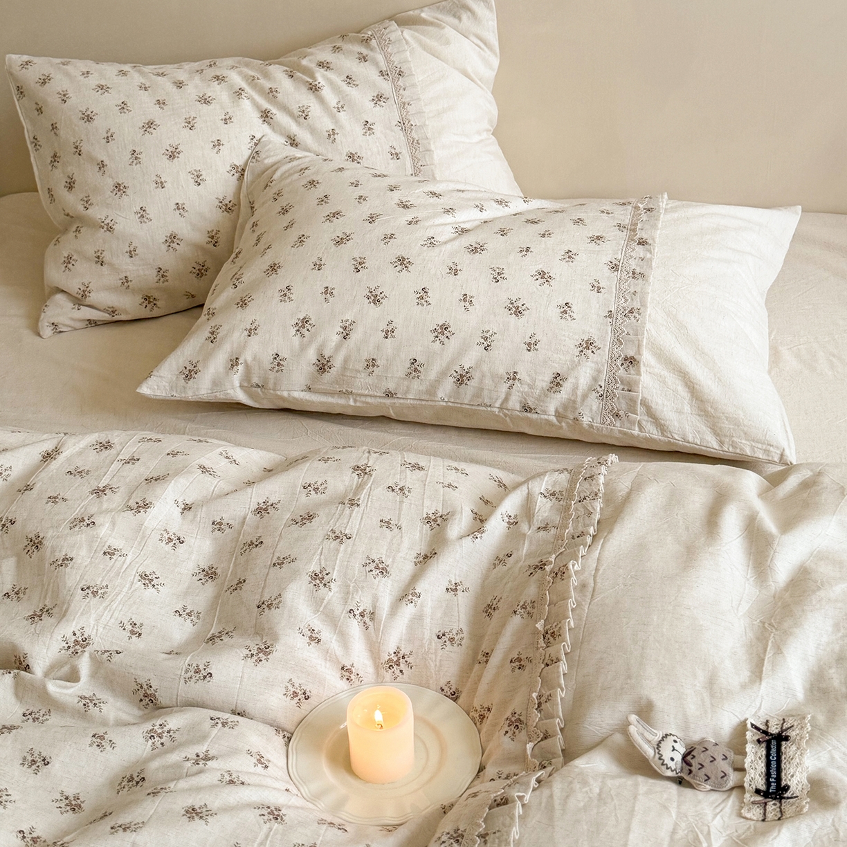 91家纺网 家纺一手货源 找家纺 艾唯希家纺 2026新款A类棉麻小碎花工艺四件套亚麻（控价品）-可可兔系列 可可兔-乡野