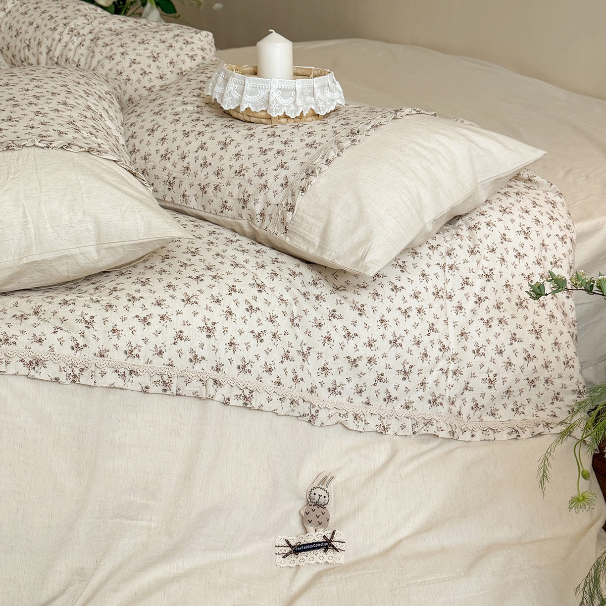 91家纺网 家纺一手货源 找家纺 艾唯希家纺 2026新款A类棉麻小碎花工艺四件套亚麻（控价品）-可可兔系列 可可兔-豆沙花