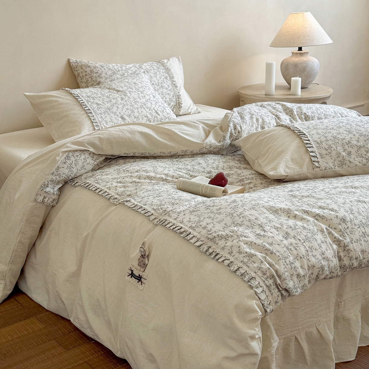 91家纺网 家纺一手货源 找家纺 艾唯希家纺 2026新款A类棉麻小碎花工艺四件套亚麻（控价品）-可可兔系列 可可兔-黑线花