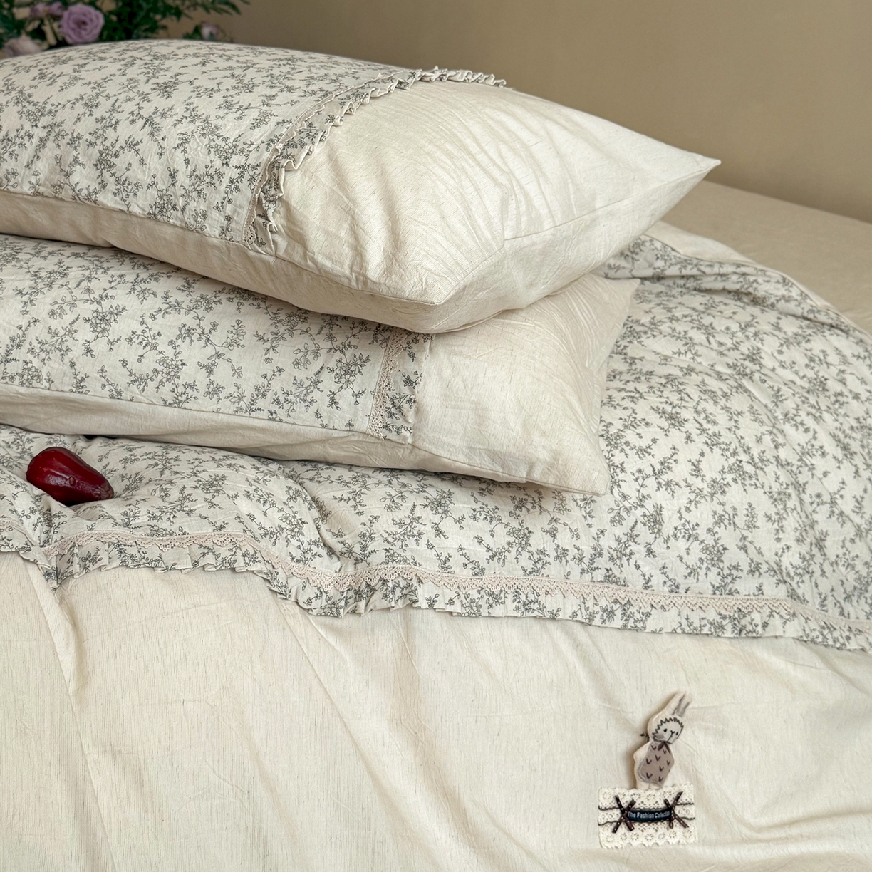 91家纺网 家纺一手货源 找家纺 艾唯希家纺 2026新款A类棉麻小碎花工艺四件套亚麻（控价品）-可可兔系列 可可兔-黑线花