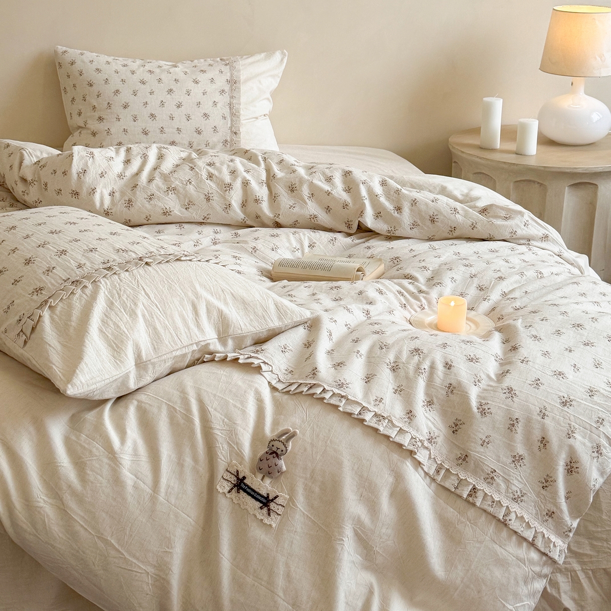 91家纺网 家纺一手货源 找家纺 艾唯希家纺 2026新款A类棉麻小碎花工艺四件套亚麻（控价品）-可可兔系列 可可兔-乡野