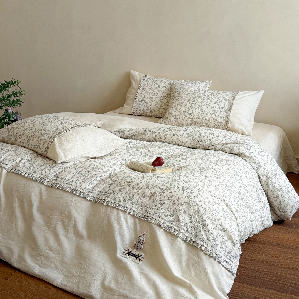 91家纺网 家纺一手货源 找家纺 艾唯希家纺 2026新款A类棉麻小碎花工艺四件套亚麻（控价品）-可可兔系列 可可兔-黑线花