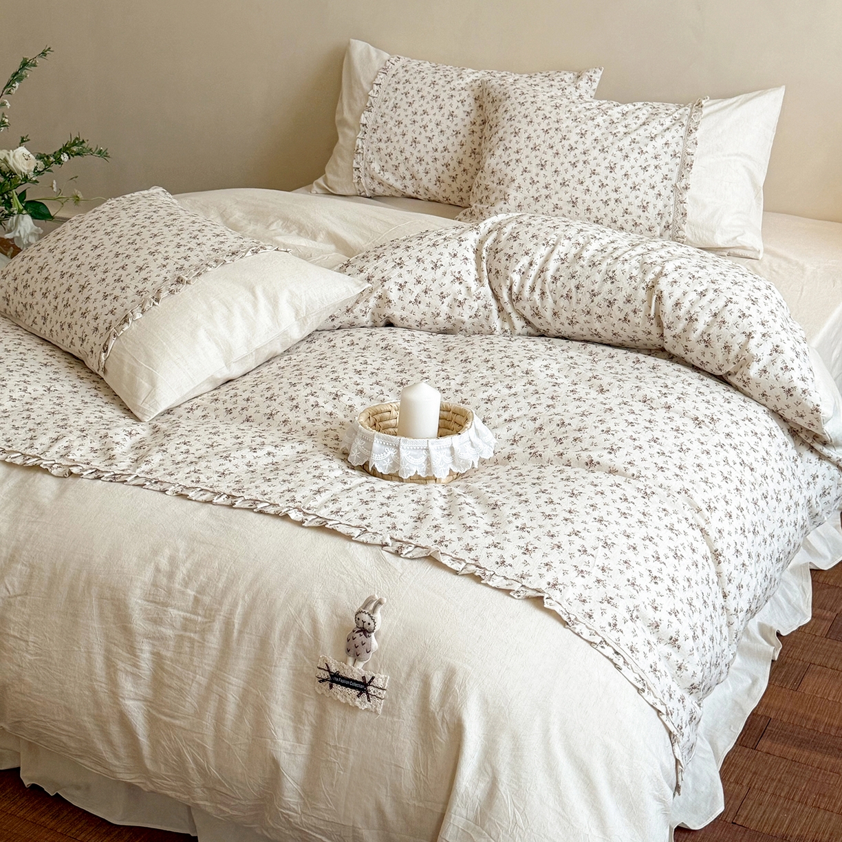 91家纺网 家纺一手货源 找家纺 艾唯希家纺 2026新款A类棉麻小碎花工艺四件套亚麻（控价品）-可可兔系列 可可兔-豆沙花