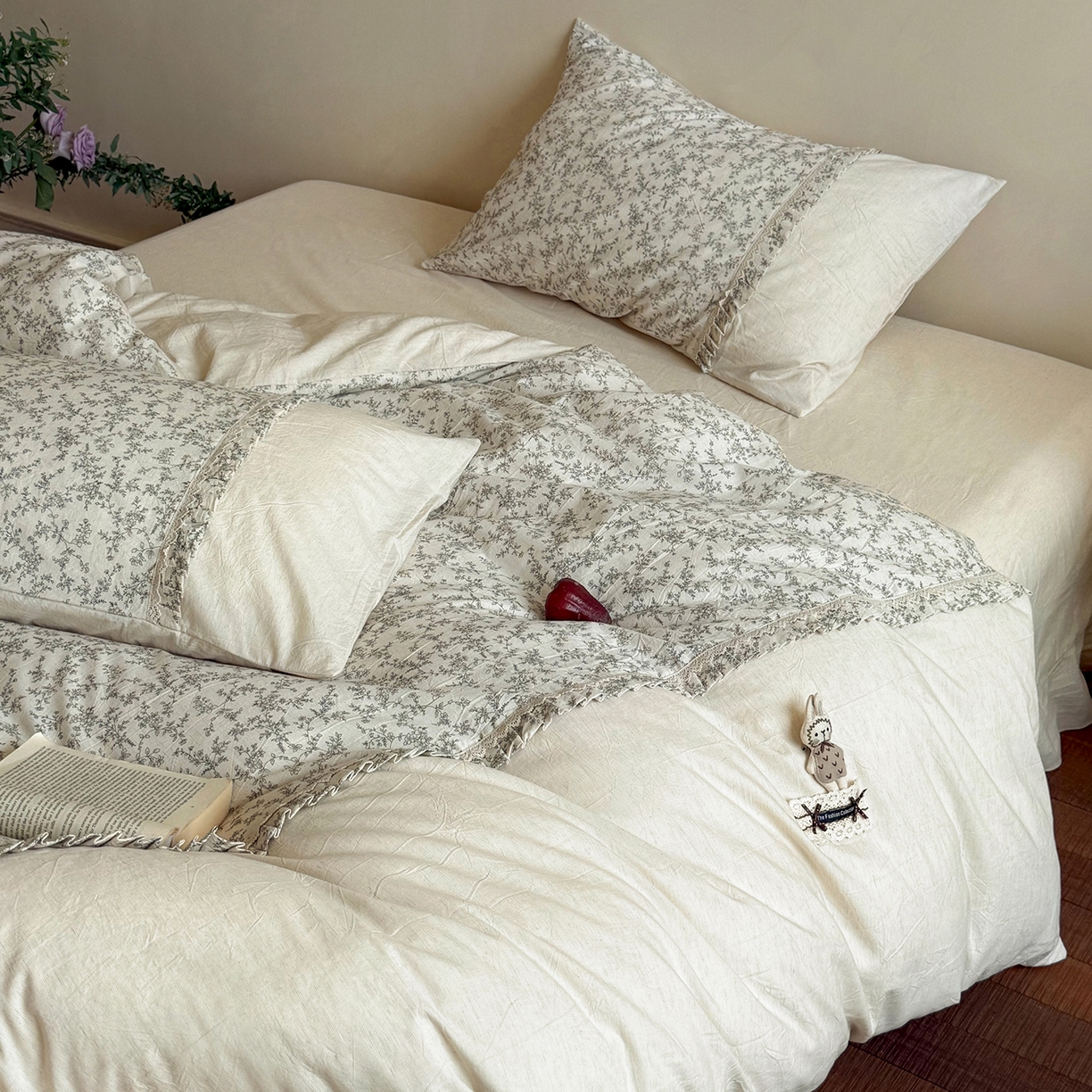 91家纺网 家纺一手货源 找家纺 艾唯希家纺 2026新款A类棉麻小碎花工艺四件套亚麻（控价品）-可可兔系列 可可兔-黑线花