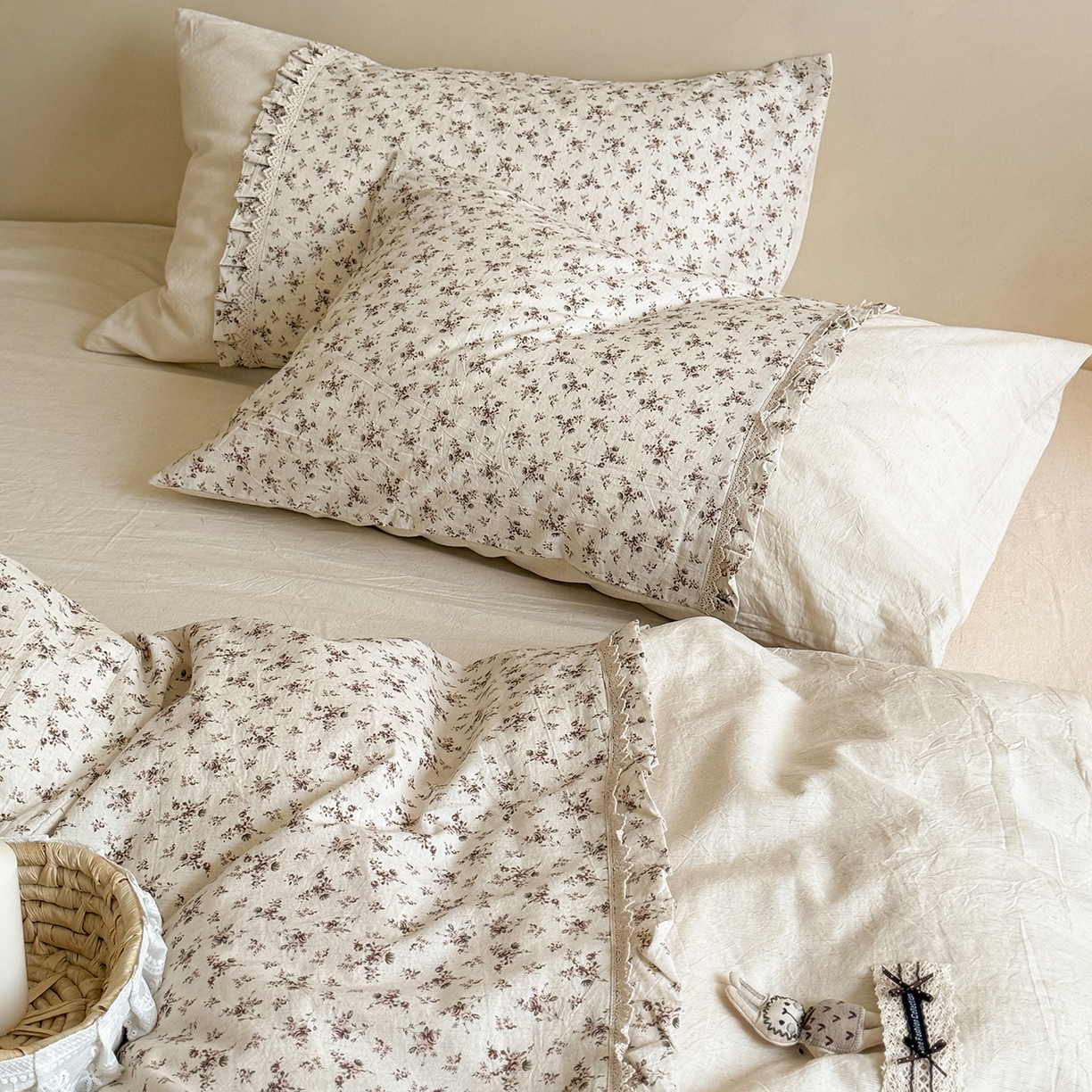 91家纺网 家纺一手货源 找家纺 艾唯希家纺 2026新款A类棉麻小碎花工艺四件套亚麻（控价品）-可可兔系列 可可兔-豆沙花