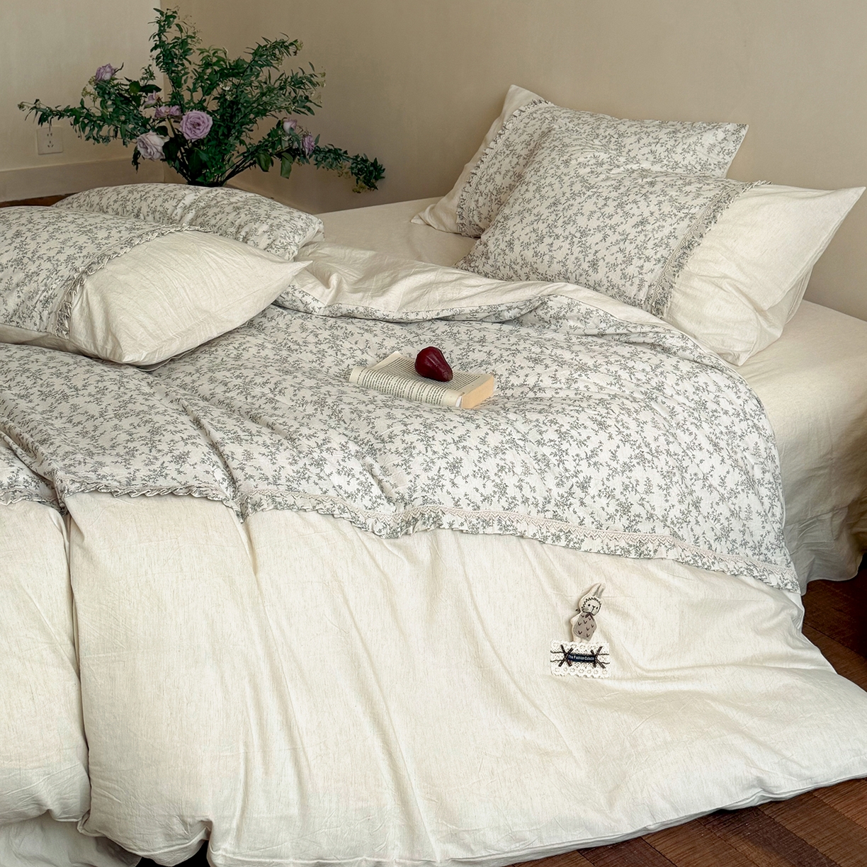 91家纺网 家纺一手货源 找家纺 艾唯希家纺 2026新款A类棉麻小碎花工艺四件套亚麻（控价品）-可可兔系列 可可兔-黑线花