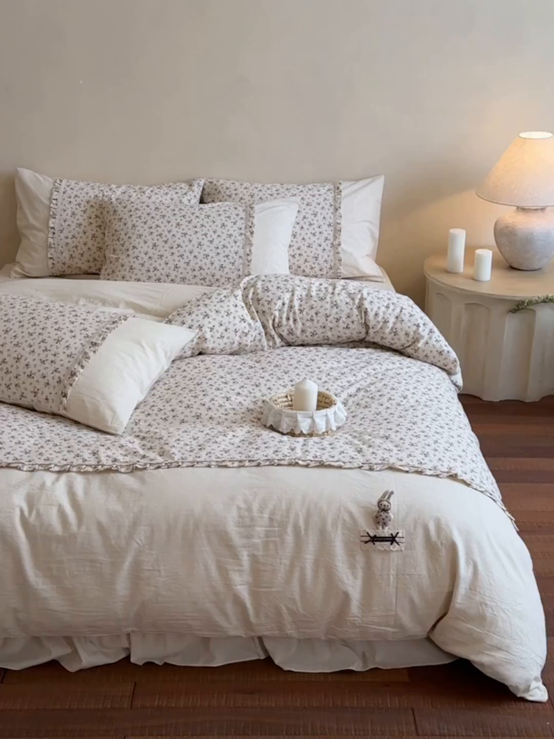 91家纺网 家纺一手货源 找家纺 艾唯希家纺 2026新款A类棉麻小碎花工艺四件套亚麻（控价品）-可可兔系列 可可兔-豆沙花