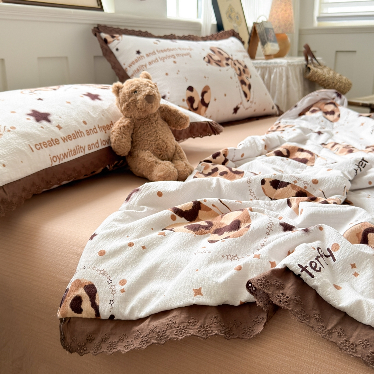 91家纺网 家纺一手货源 找家纺 花伞家居 2026新款全棉花边皱皱双层纱夏被夏凉被空调被四件套 夏被-豹纹蝴蝶