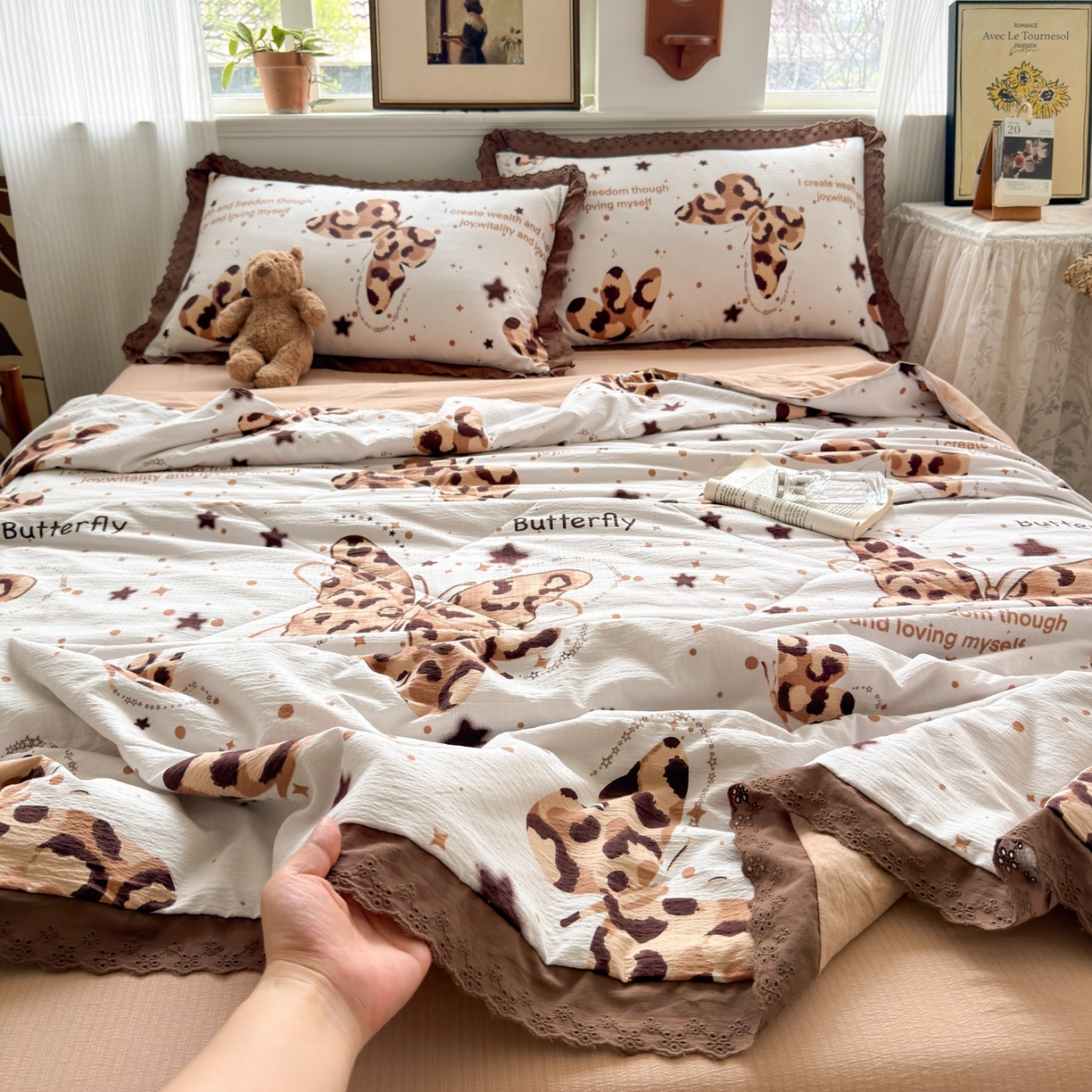 91家纺网 家纺一手货源 找家纺 花伞家居 2026新款全棉花边皱皱双层纱夏被夏凉被空调被四件套 夏被-豹纹蝴蝶