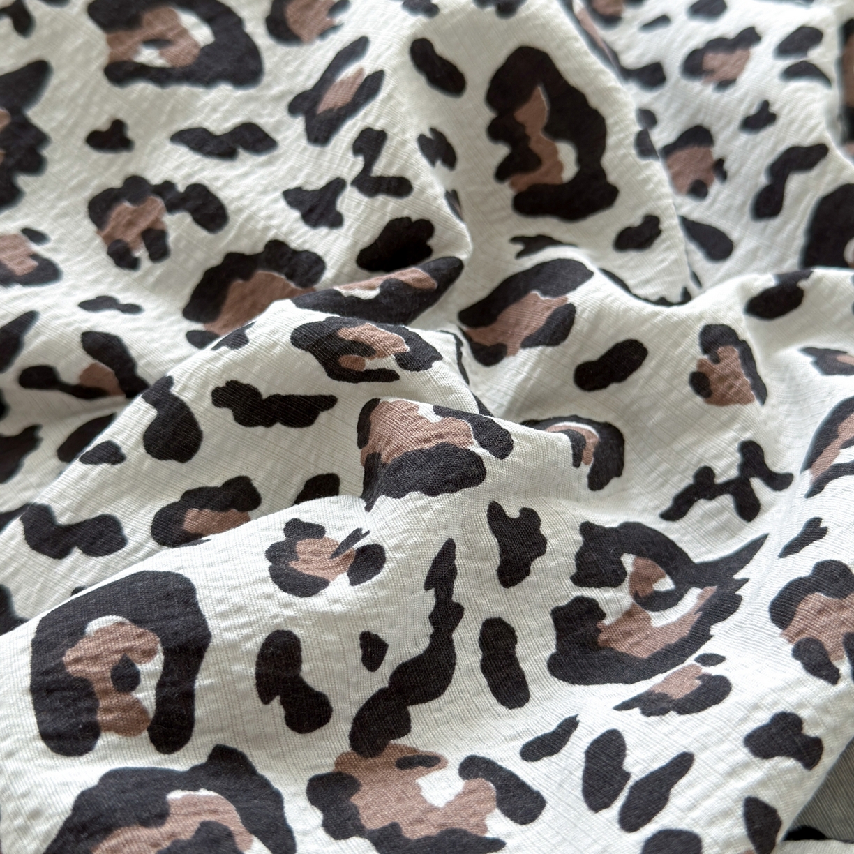 91家纺网 家纺一手货源 找家纺 花伞家居 2026新款全棉花边皱皱双层纱夏被夏凉被空调被四件套 夏被-卡其豹纹