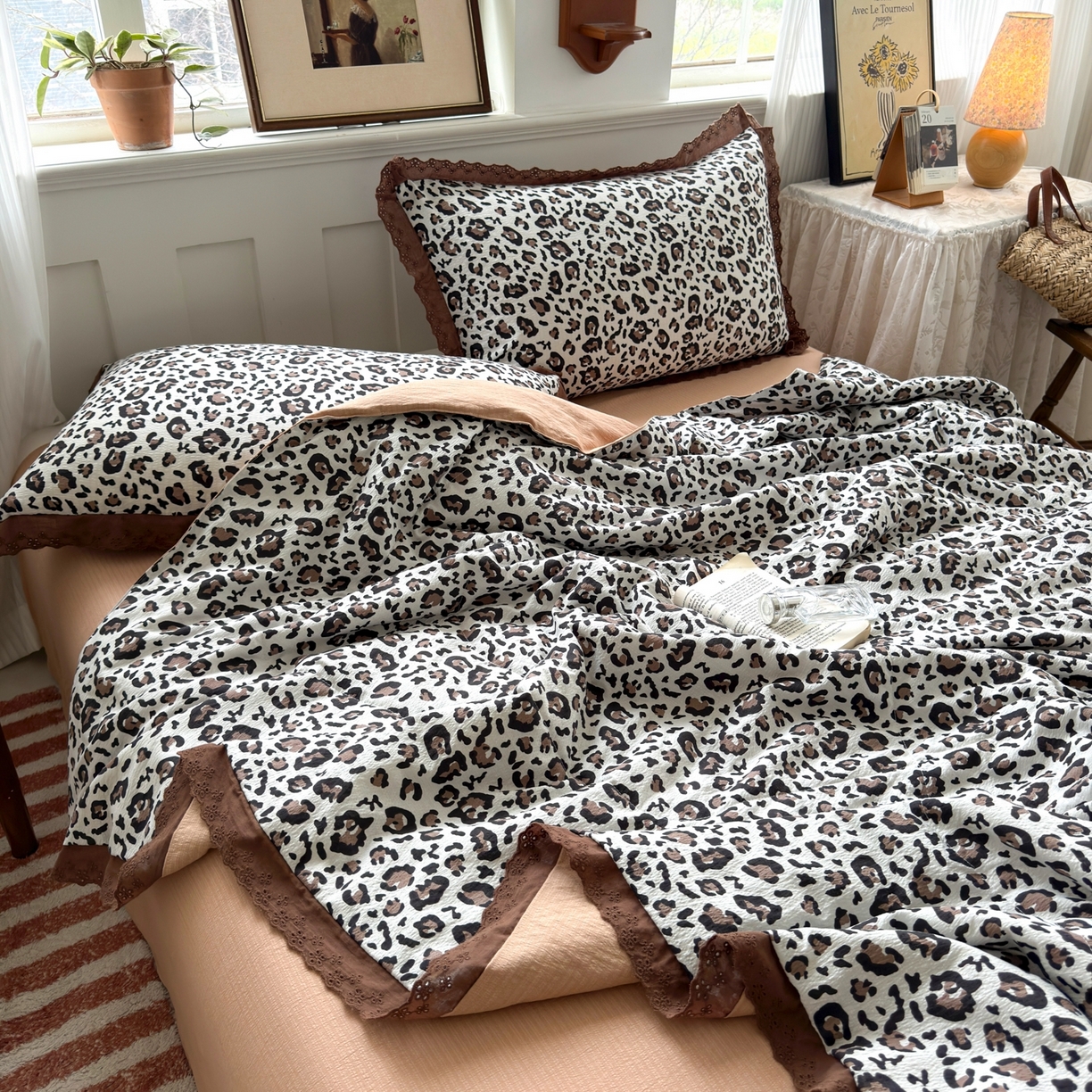 91家纺网 家纺一手货源 找家纺 花伞家居 2026新款全棉花边皱皱双层纱夏被夏凉被空调被四件套 夏被-卡其豹纹